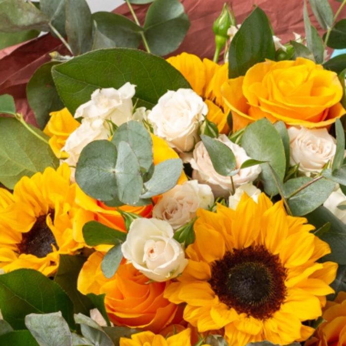 Букет с подсолнухами и розами, фото 4